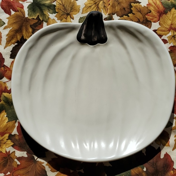 3 Pottery Barn White Pumpkin Plates - Picture 5 of 6